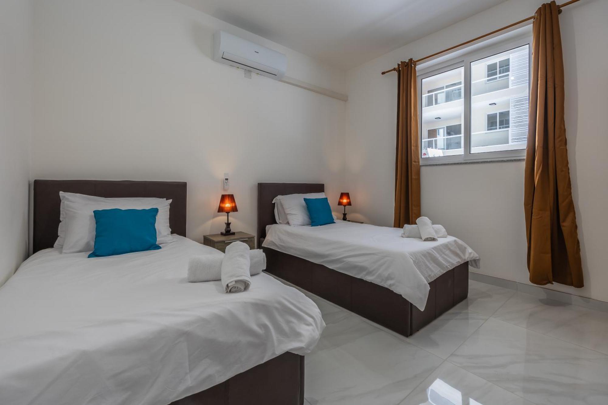 Apartment Seabreeze By Sf Homes - Meters Away From The & Pools St. Paul's Bay